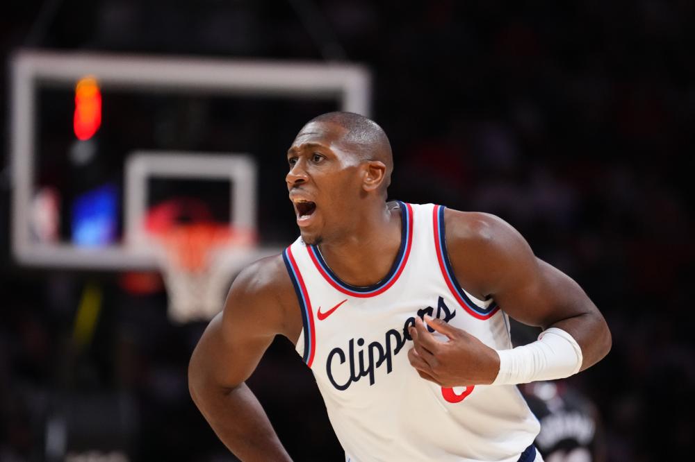 赛的官员说 赛的官员说