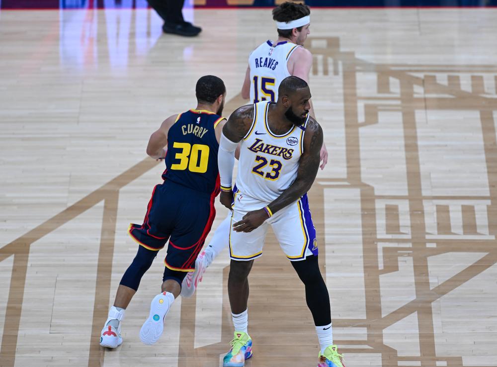 两人在地方 两人在地方