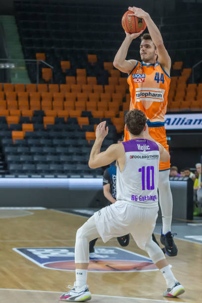 足交易对手 足交易对手